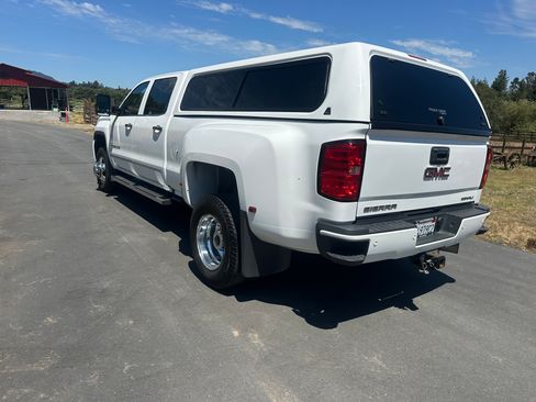 Used 2016 GMC Sierra 3500 Denali w/ Duramax Plus Package AWD/4WD image 10
