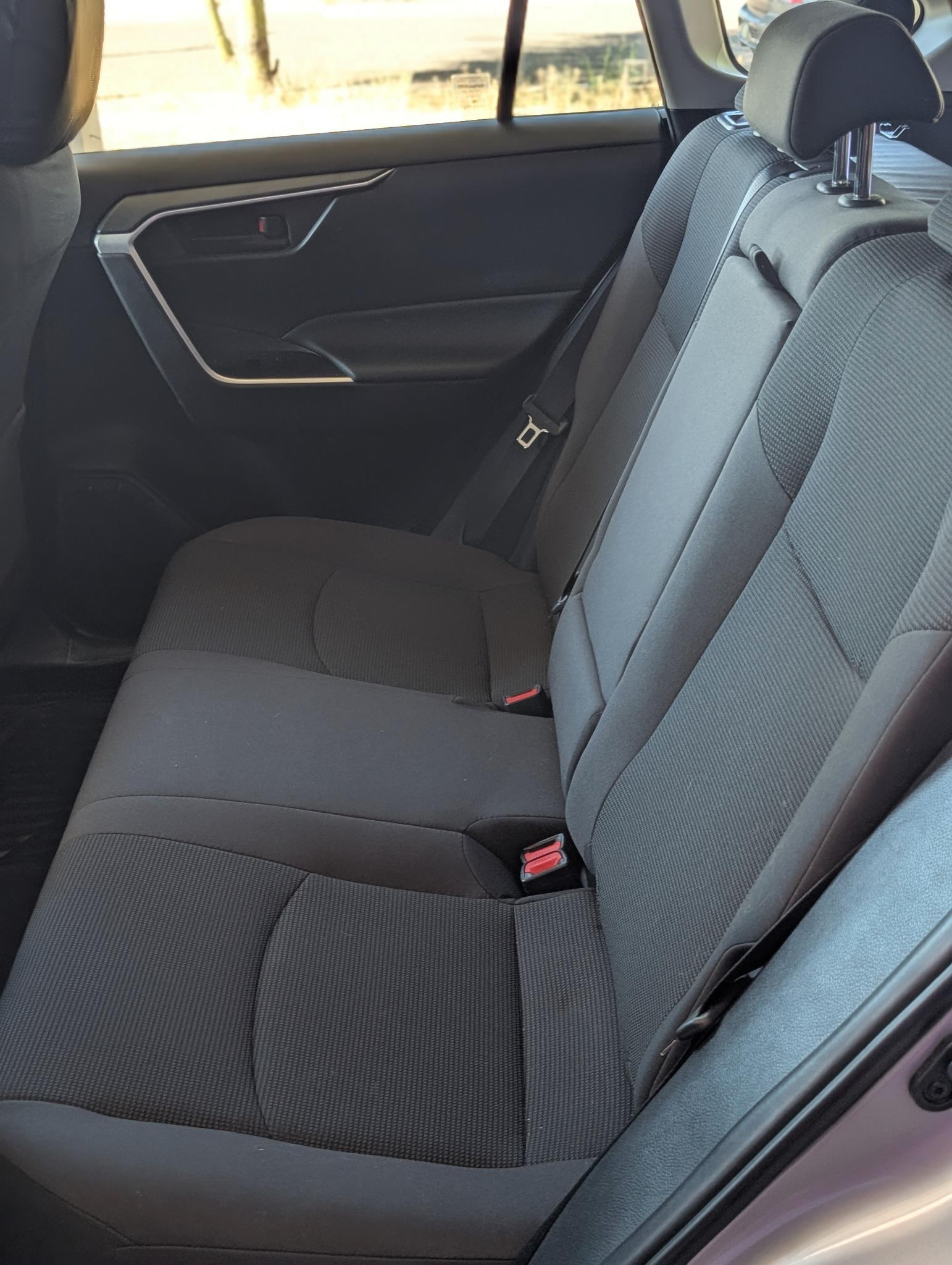 Used 2021 Toyota RAV4 LE w/ Carpet Mat Package (TMS) AWD/4WD image 13