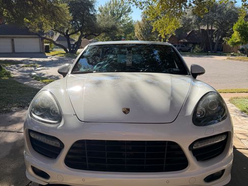 Used 2013 Porsche Cayenne GTS AWD/4WD image 5