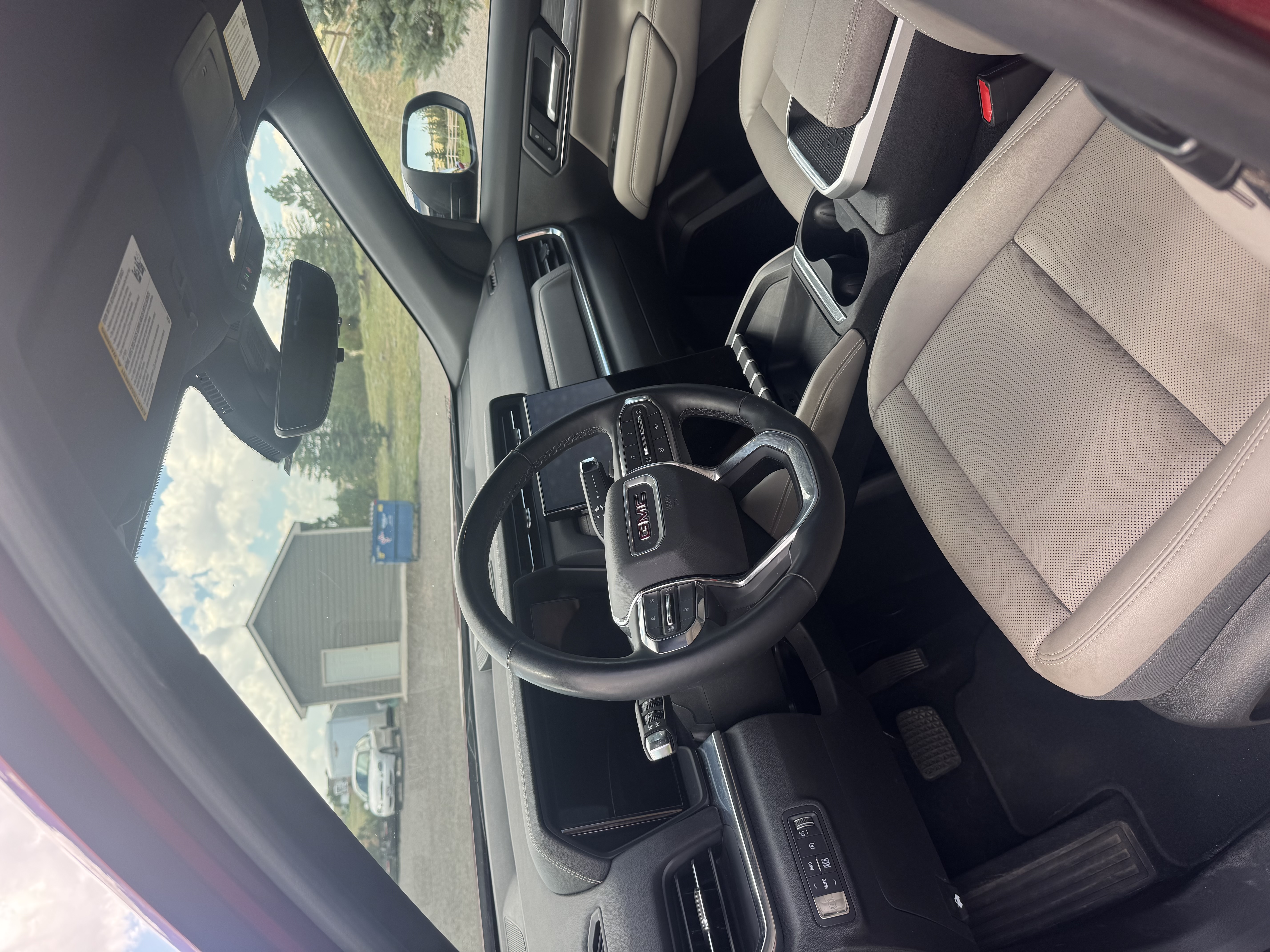 Used 2025 GMC Terrain Elevation w/ Elevation Premium Package AWD/4WD image 6
