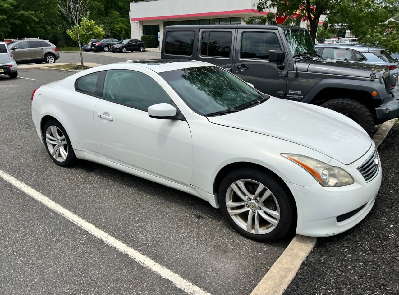 Used 2010 INFINITI G37 x Coupe w/ Premium Pkg AWD/4WD image 1