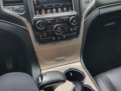 Used 2015 Jeep Grand Cherokee Limited image 11