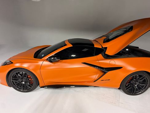 Used 2023 Chevrolet Corvette Z06 RWD image 16