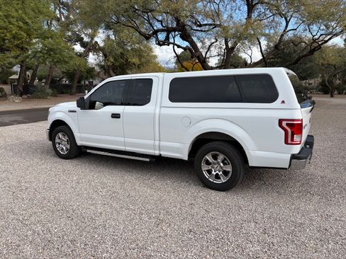 Used 2015 Ford F150 XLT image 6