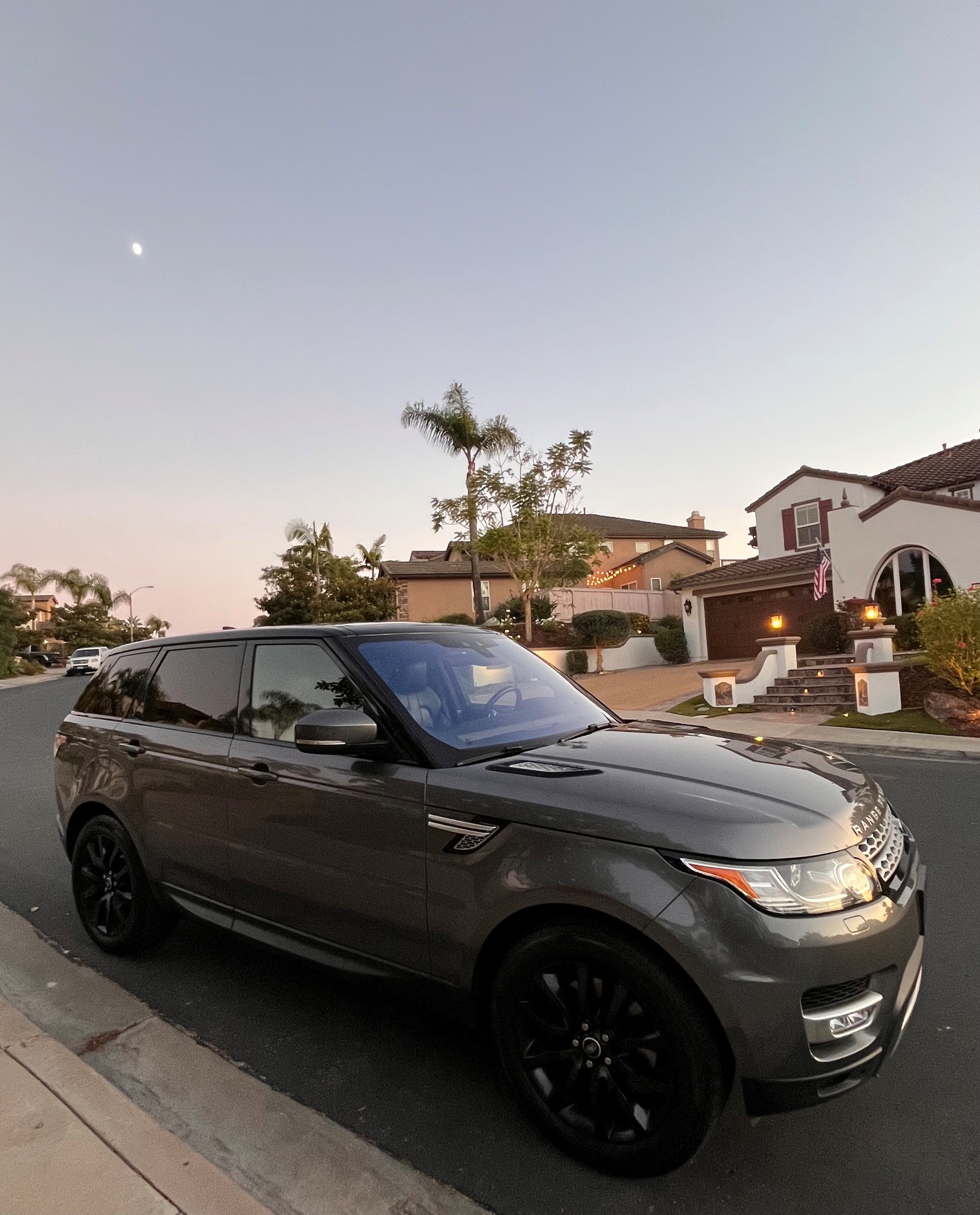 Used 2017 Land Rover Range Rover Sport HSE AWD/4WD image 4