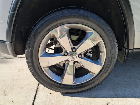 Used 2014 Jeep Grand Cherokee Limited w/ Trailer Tow Group IV image 12