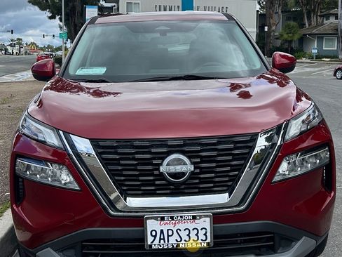Used 2022 Nissan Rogue SV FWD image 1