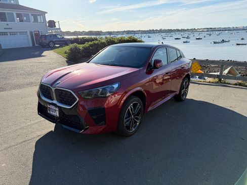 Used 2025 BMW X2 xDrive28i w/ M Sport Package image 5