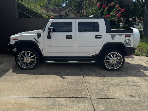 Used 2007 HUMMER H2 SUT w/ Chrome Appearance Package AWD/4WD image 8