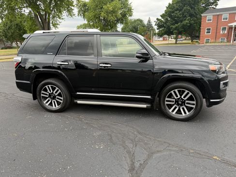 Used 2017 Toyota 4Runner Limited AWD/4WD image 6