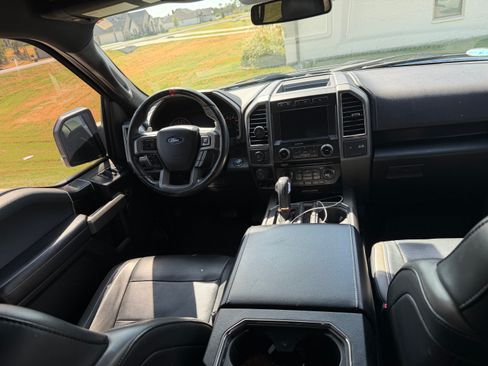 Used 2017 Ford F150 Raptor w/ Equipment Group 802A Luxury AWD/4WD image 4