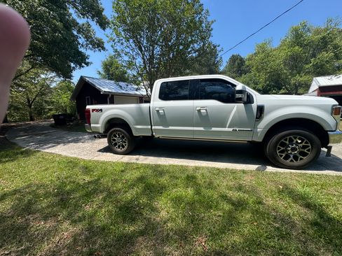 Used 2022 Ford F250 Lariat w/ Lariat Ultimate Package AWD/4WD image 11