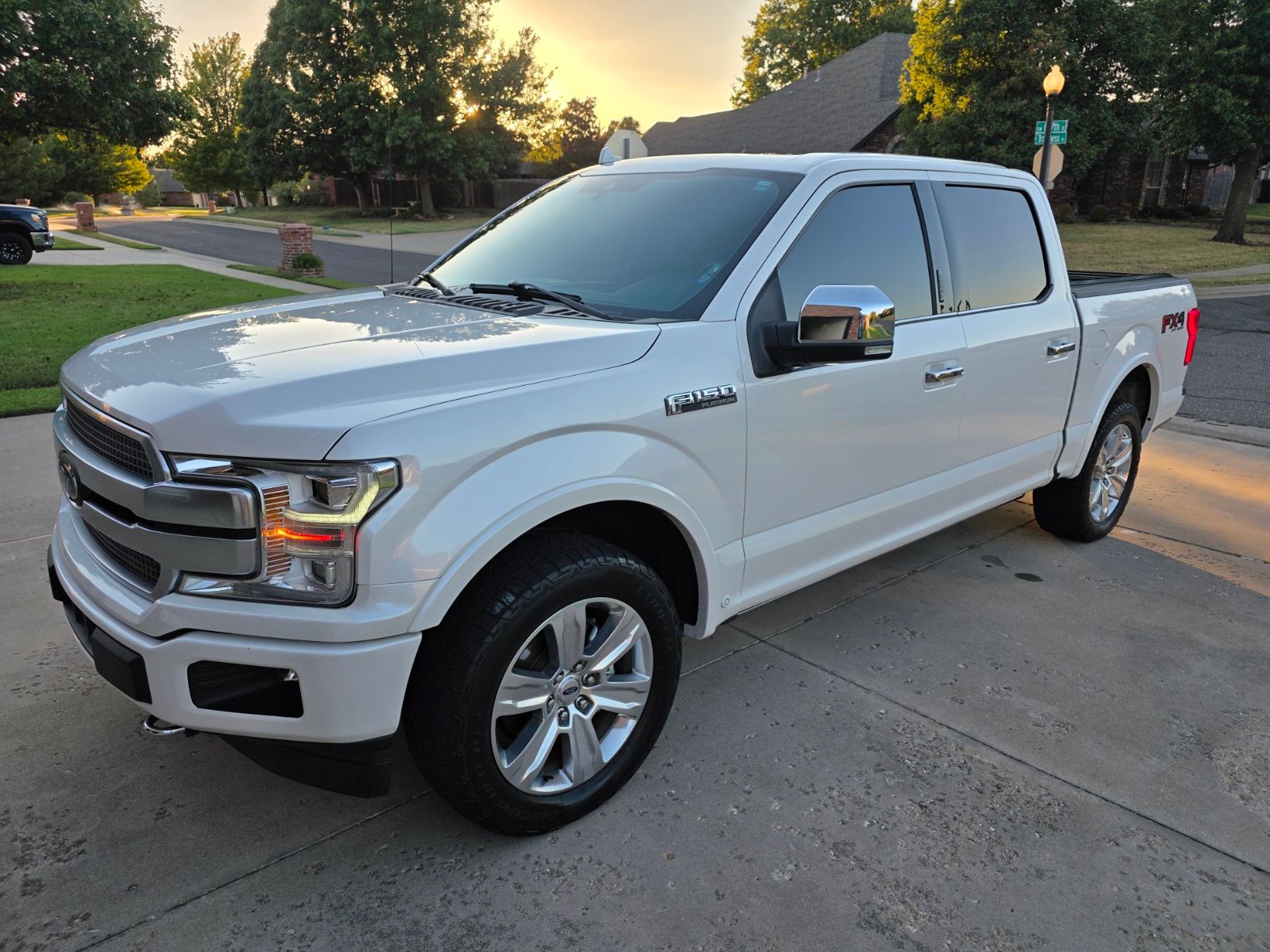 Used 2019 Ford F150 Platinum w/ Equipment Group 701A Luxury AWD/4WD image 1