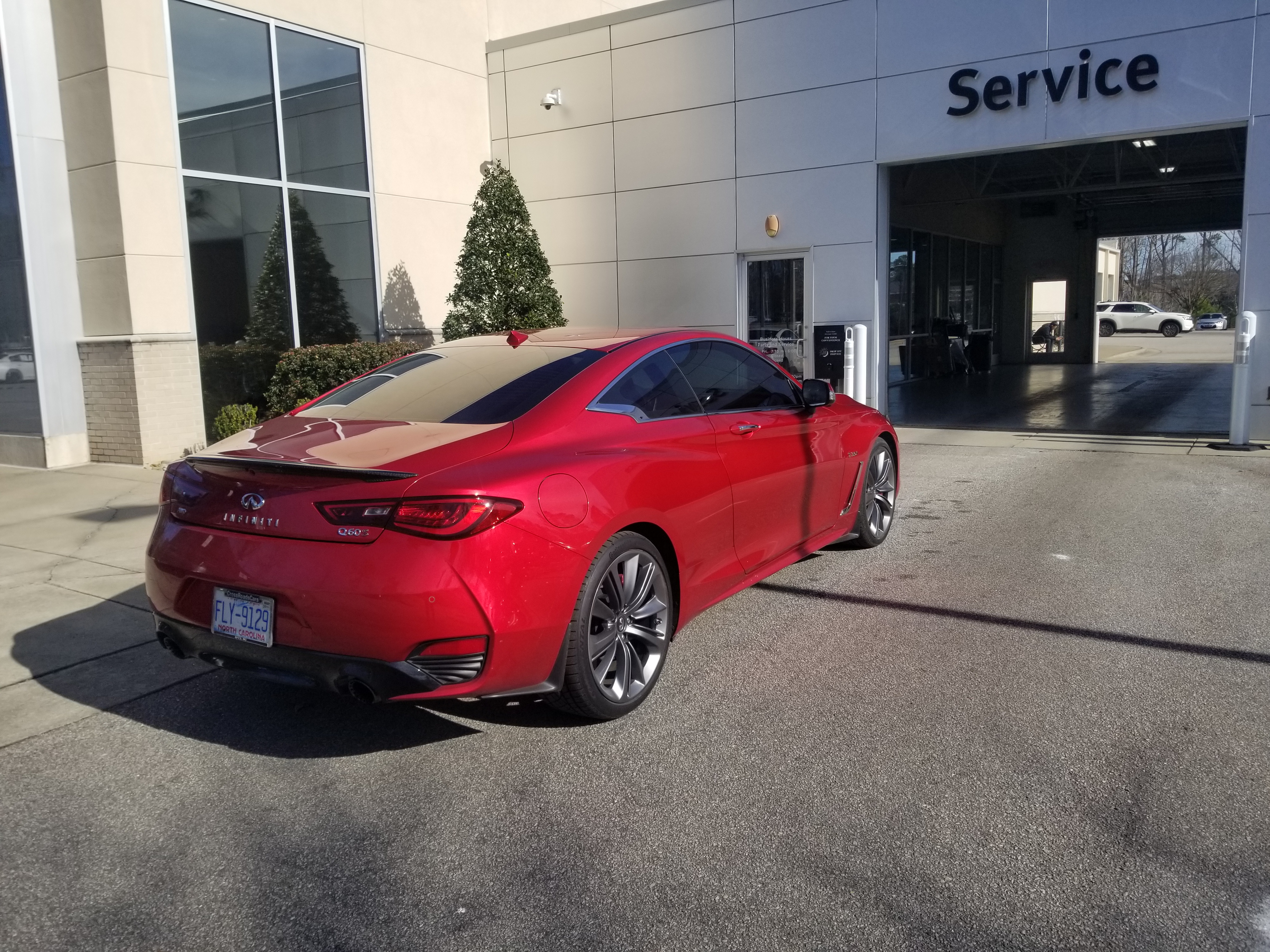 Used 2018 INFINITI Q60 Red Sport 400 w/ Pro Active Package AWD/4WD image 8