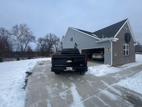 Used 2019 Chevrolet Silverado 1500 LT w/ All Star Edition image 4
