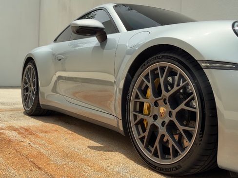 Used 2020 Porsche 911 Carrera 4S AWD/4WD image 11