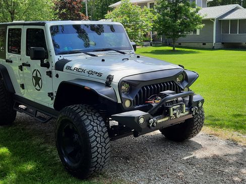 Used 2016 Jeep Wrangler Unlimited Sport image 2