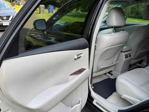 Used 2011 Lexus RX 350 AWD w/ Premium Pkg image 17