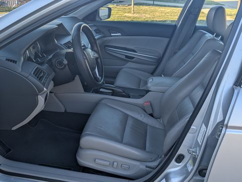 Used 2010 Honda Accord EX-L image 12