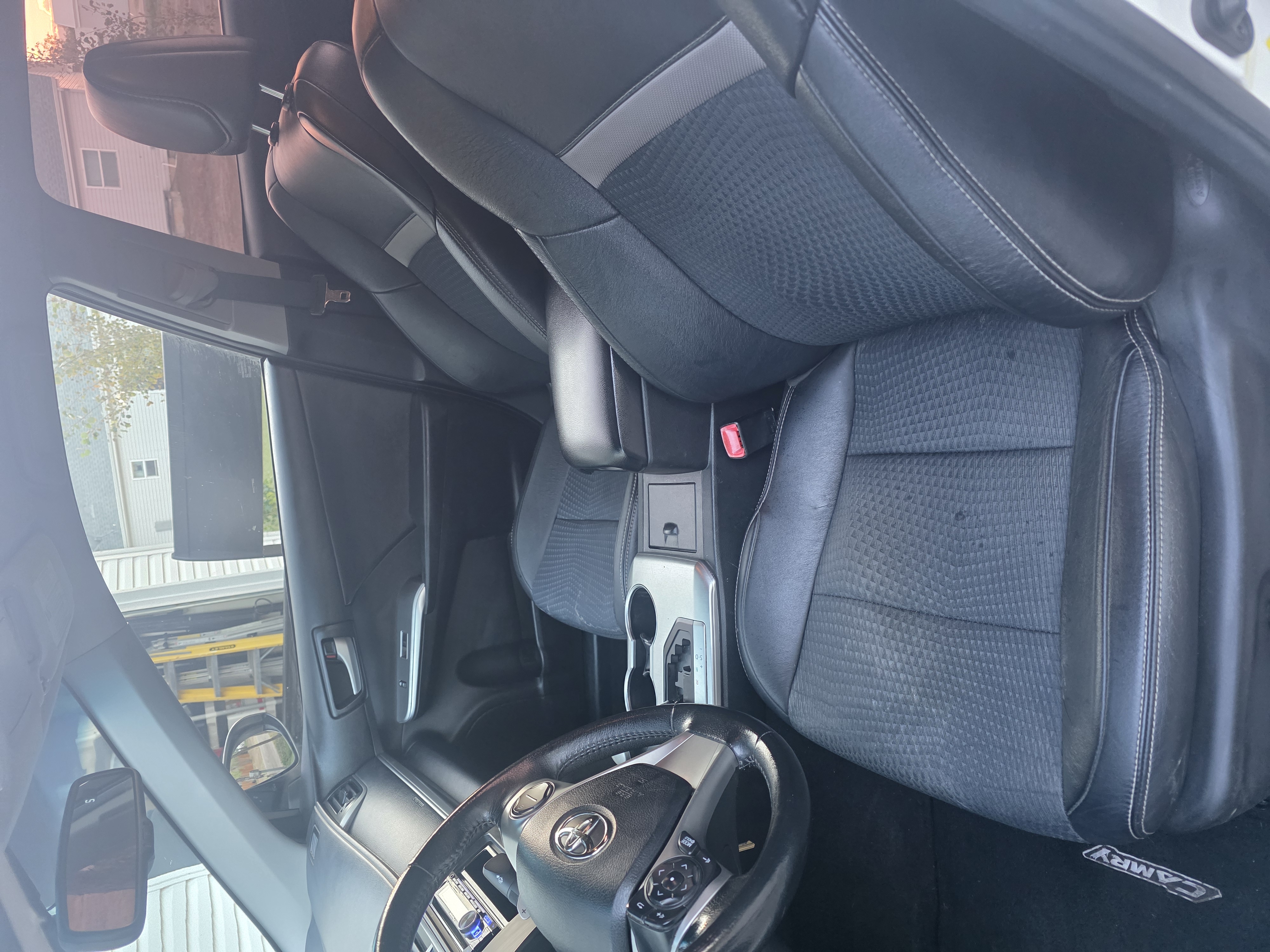 Used 2014 Toyota Camry SE FWD image 9