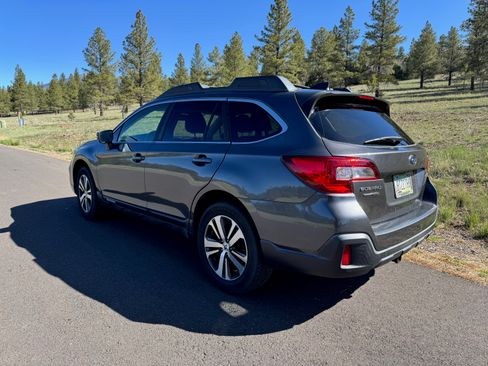 Used 2018 Subaru Outback 2.5i Limited AWD/4WD image 8
