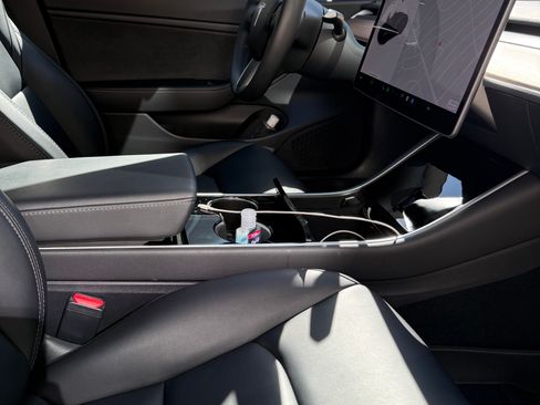 Used 2020 Tesla Model 3 Long Range image 9