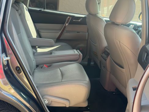 Used 2012 Toyota Highlander Limited image 11