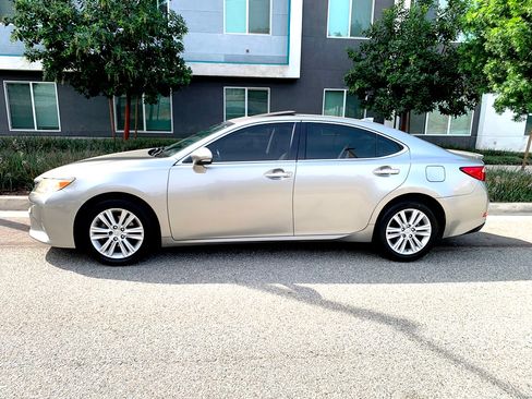 Used 2015 Lexus ES 350 image 2