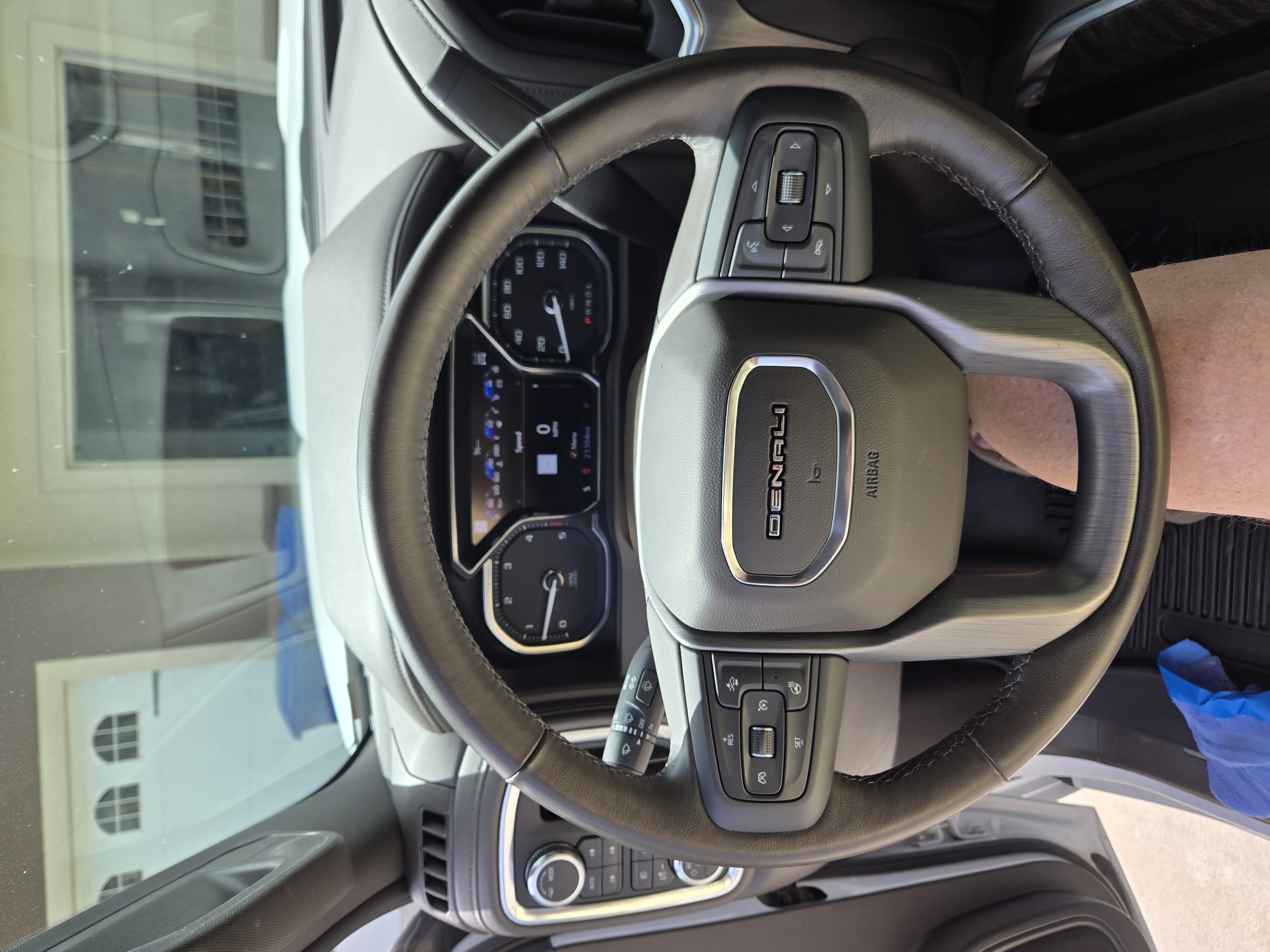Used 2023 GMC Sierra 2500 Denali w/ Denali Ultimate Package AWD/4WD image 13