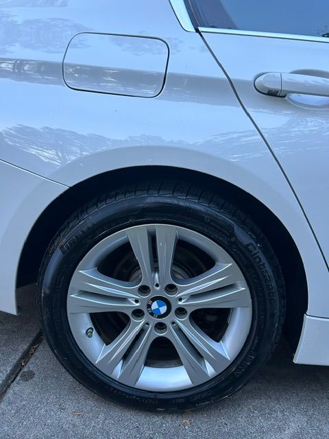 Used 2017 BMW 330i xDrive Sedan AWD/4WD image 6