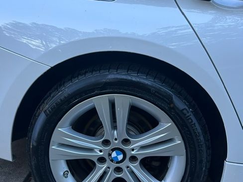 Used 2017 BMW 330i xDrive Sedan AWD/4WD image 6
