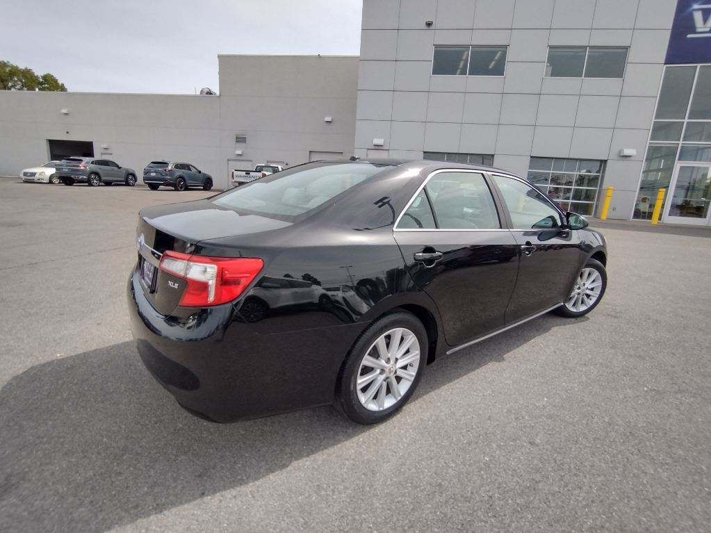Used 2012 Toyota Camry XLE w/ Convenience Pkg FWD image 6