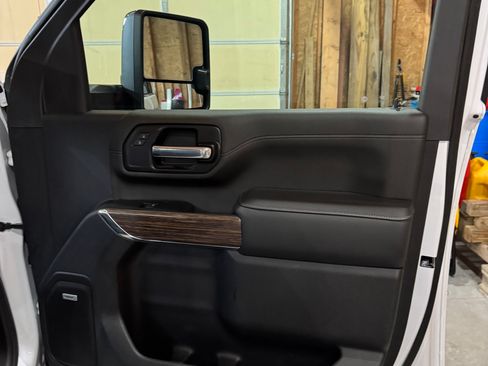 Used 2022 Chevrolet Silverado 2500 High Country AWD/4WD image 9