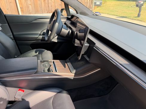 Used 2023 Tesla Model X AWD/4WD image 8