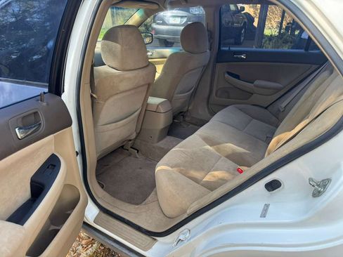 Used 2005 Honda Accord LX image 18