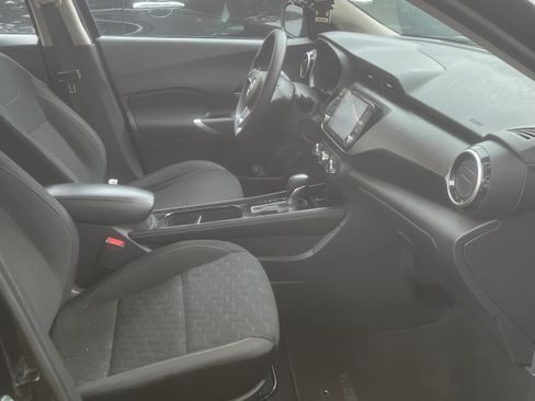 Used 2024 Nissan Kicks SV FWD image 13