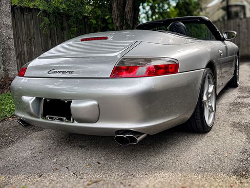 Used 2003 Porsche 911 Carrera image 4