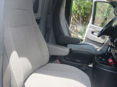 Used 2023 Chevrolet Express 3500 w/ Power Convenience Package RWD image 17
