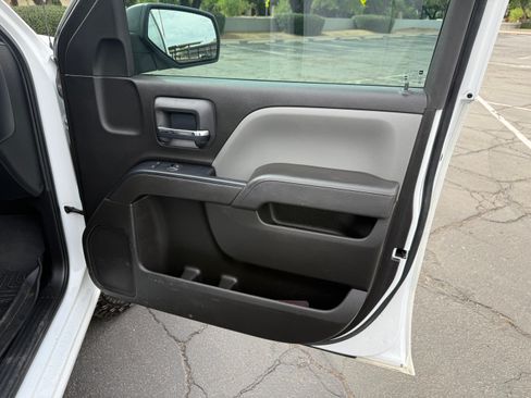 Used 2017 Chevrolet Silverado 1500 Custom w/ Custom Convenience Package image 10