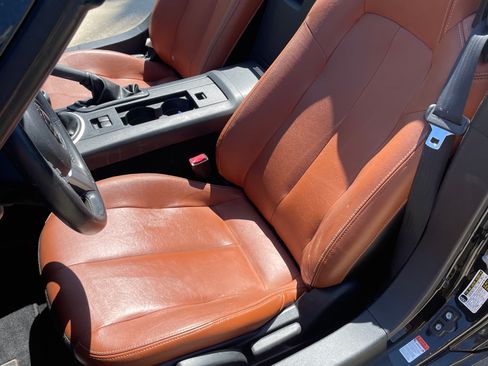Used 2008 MAZDA MX-5 Miata Grand Touring w/ Premium Pkg RWD image 10