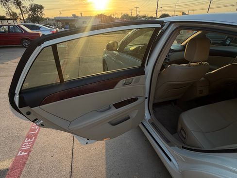Used 2012 Toyota Avalon Limited FWD image 22