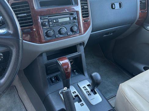 Used 2003 Mitsubishi Montero Limited image 13