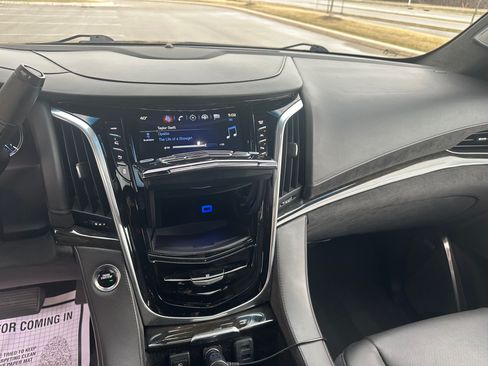 Used 2019 Cadillac Escalade Platinum image 12