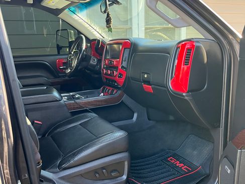 Used 2014 GMC Sierra 1500 SLT w/ SLT Crew Cab Value Package image 6