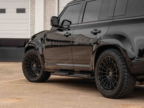 Used 2025 Land Rover Defender 130 V8 image 11