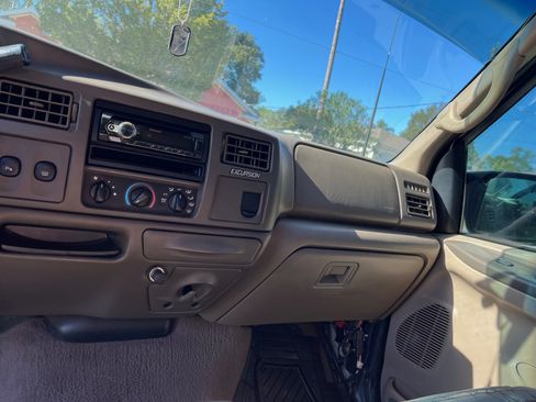 Used 2000 Ford Excursion Limited image 12