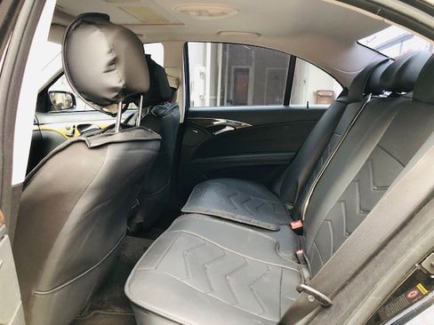 Used 2008 Mercedes-Benz E 350 Sedan image 4