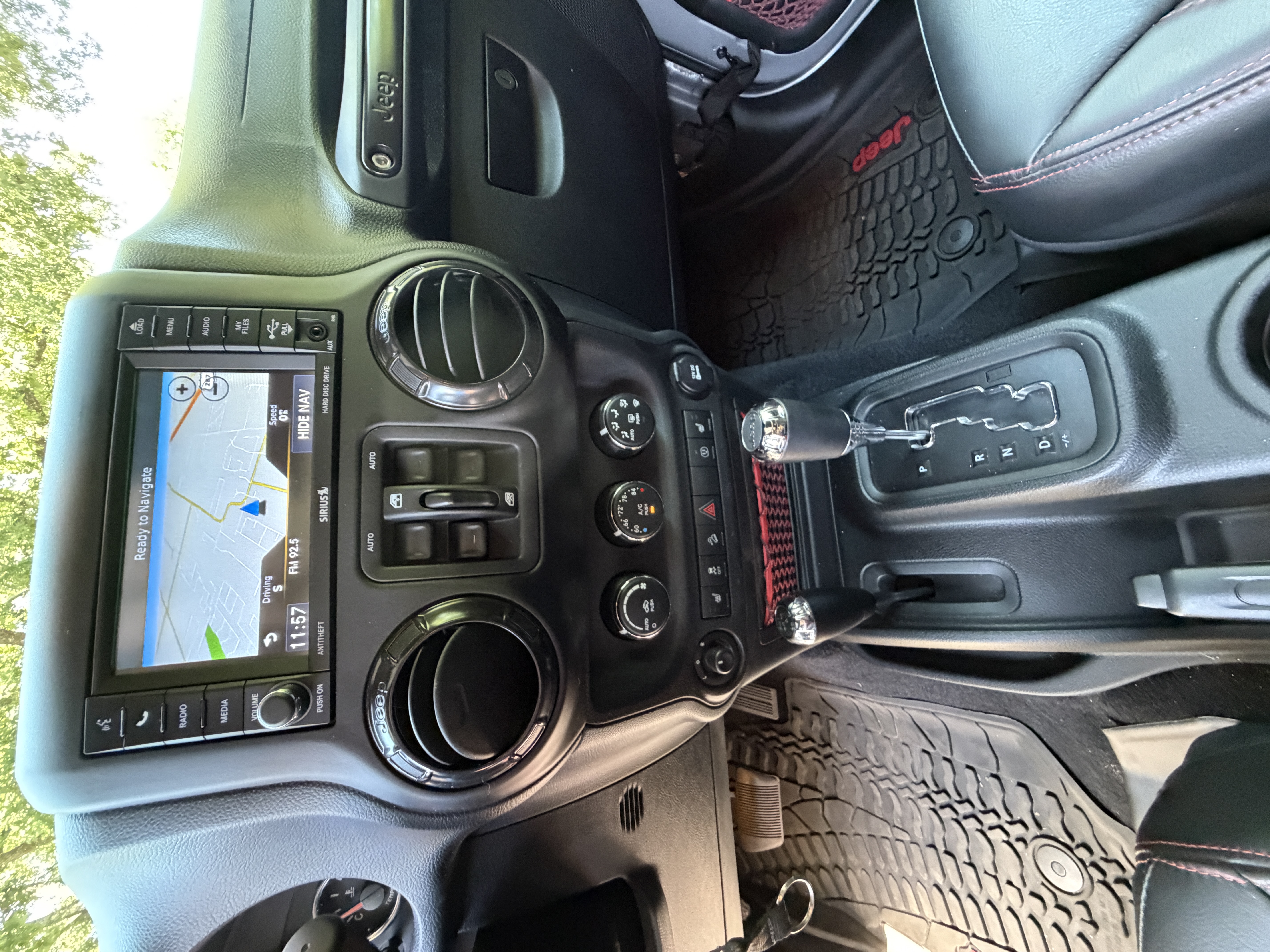 Used 2017 Jeep Wrangler Unlimited Rubicon AWD/4WD image 15