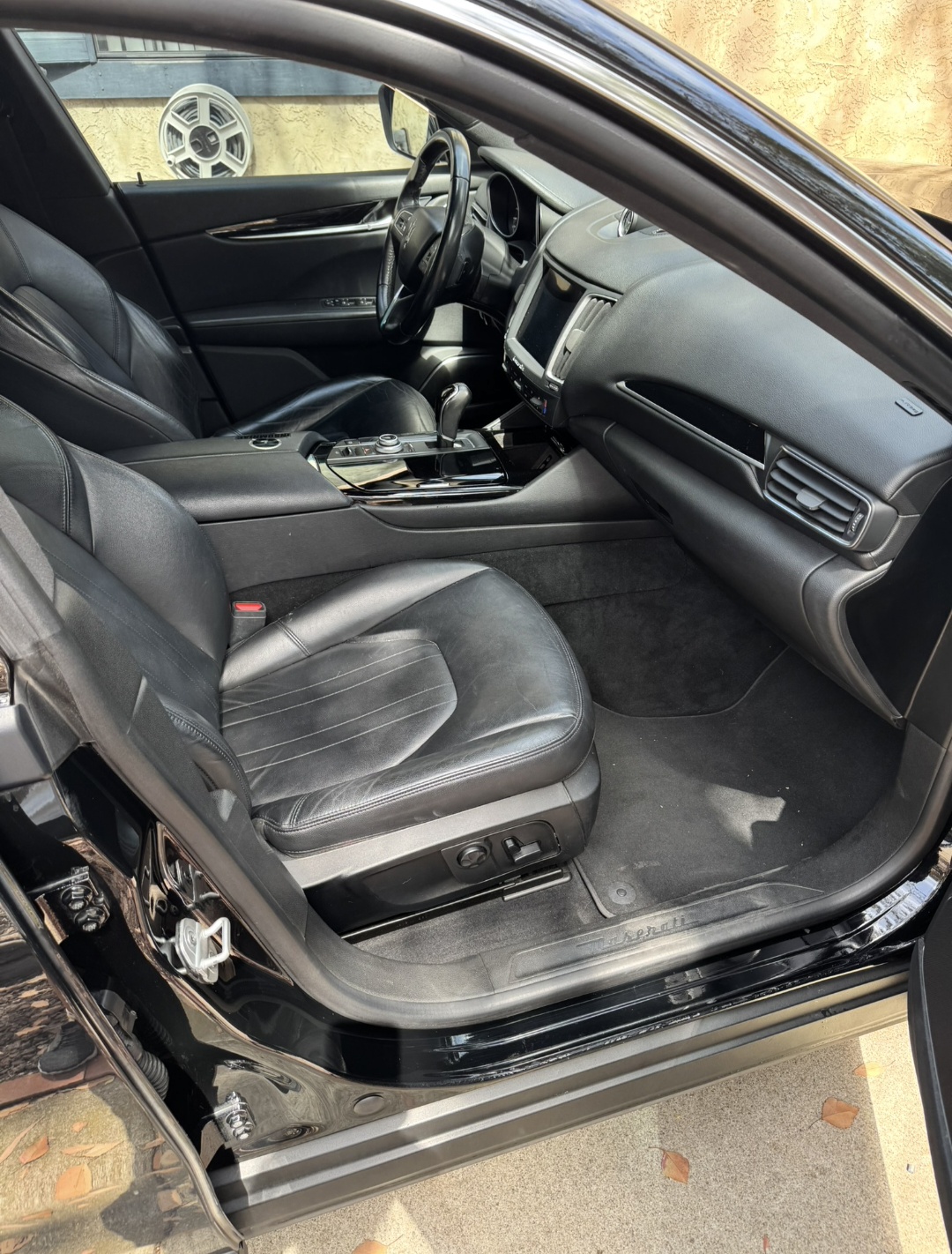 Used 2017 Maserati Levante AWD/4WD image 17