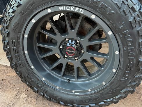 Used 2019 Chevrolet Silverado 1500 LT image 8